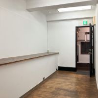 大阪市中央区伏見町２丁目の賃貸物件/以前の入居者は、商品を陳列していたそう。