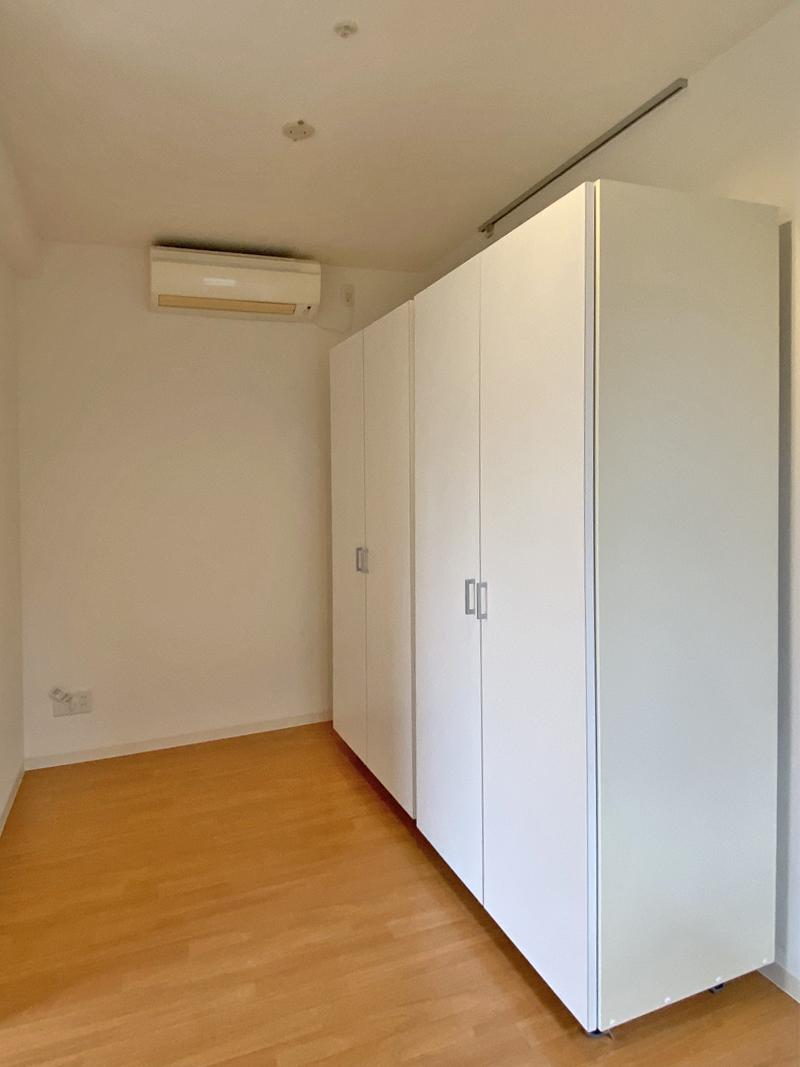 大阪市西区靱本町2丁目の賃貸物件/クローゼットは可動式。使い勝手に柔軟に対応できます。