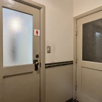 大阪市中央区伏見町３丁目の賃貸物件/男女別の共用トイレ