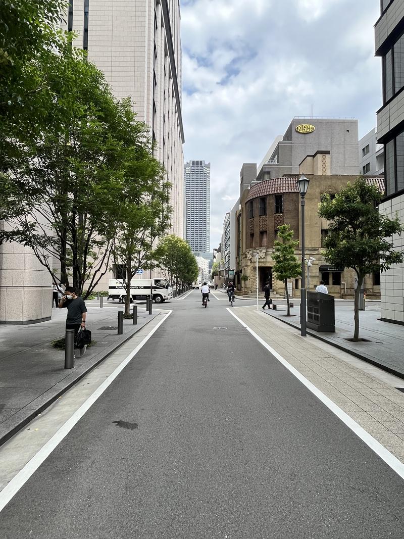 大阪市中央区伏見町３丁目の賃貸物件/淀屋橋徒歩1分、周辺のオフィスビルを圧倒する存在感を持っています。