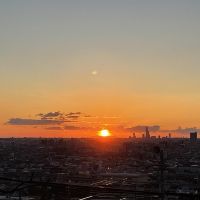 東大阪市五条町９の売買物件/物件の窓からは夕陽もキレイに見える。