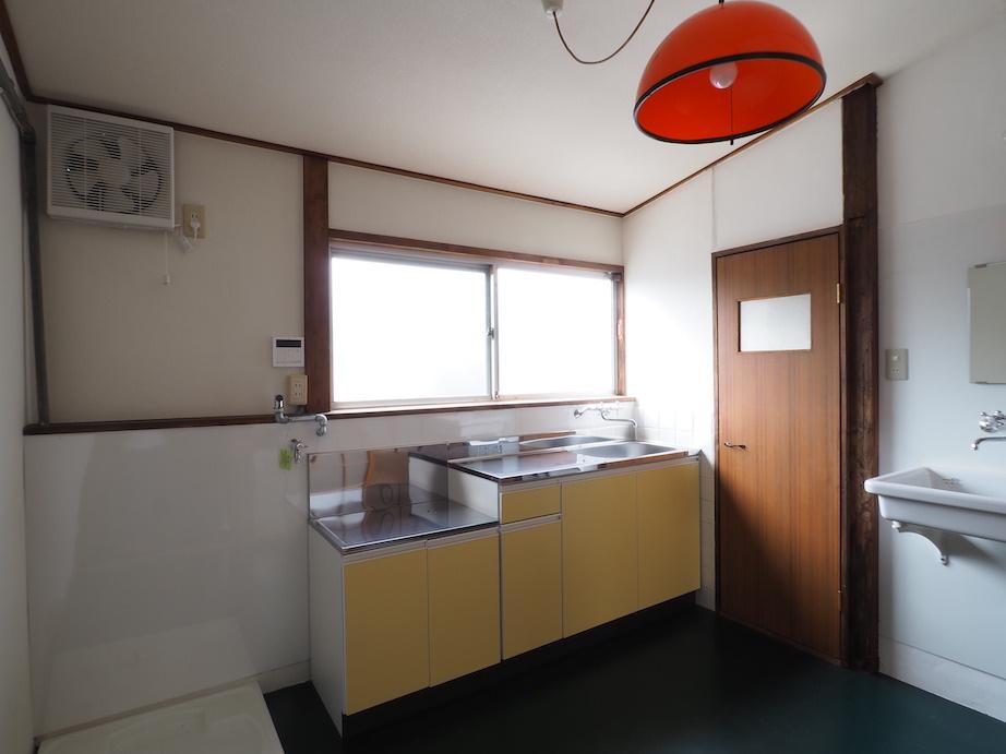 大阪市住吉区上住吉１丁目の賃貸物件/コンパクトに収めらた水回り。レトロな雰囲気の中の彩り。