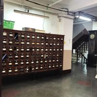 大阪市北区西天満2丁目の賃貸物件/味の出過ぎた木製の集合ポスト
