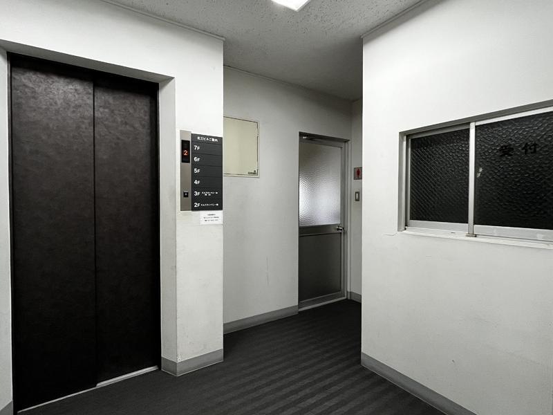 大阪市中央区北浜2丁目の賃貸物件/2階からはエレベーターで。