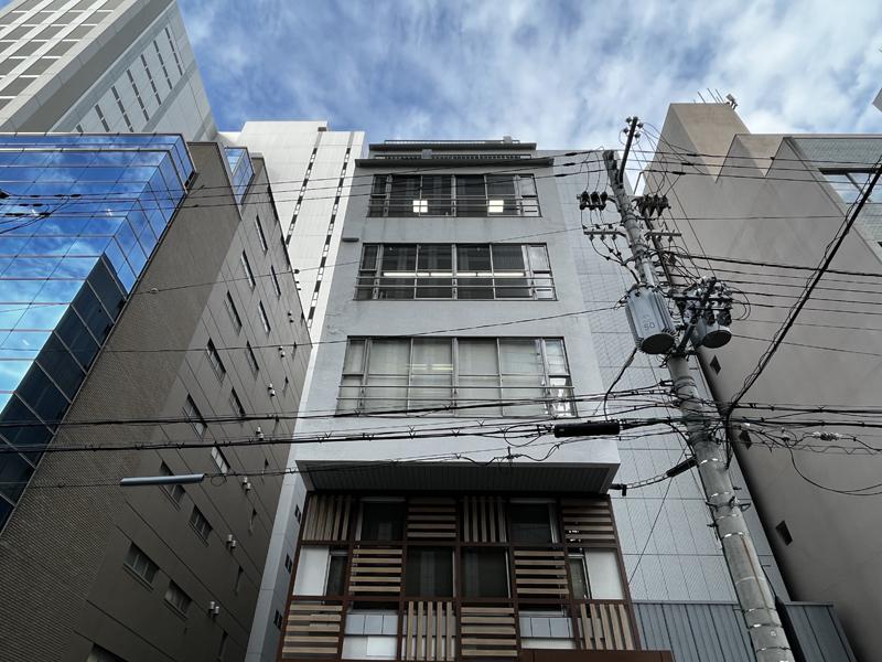 大阪市中央区北浜2丁目の賃貸物件/外観は一部改修されていますが、一見普通のオフィスビル