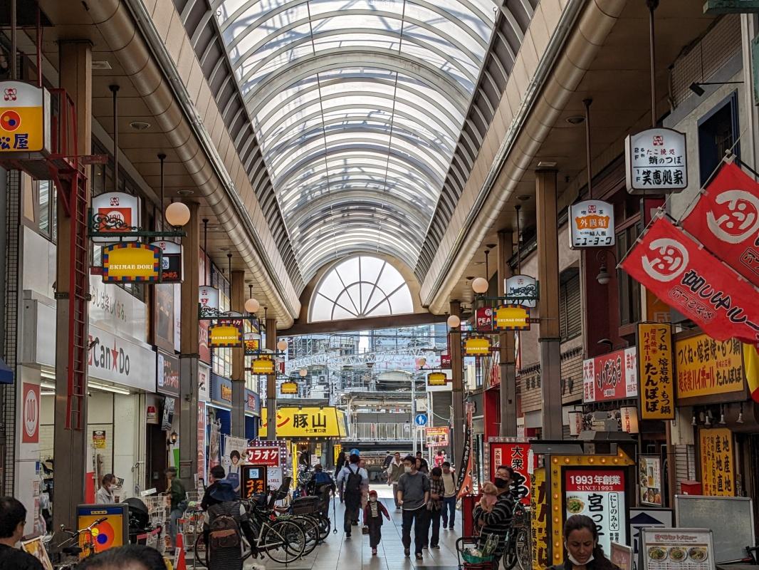大阪府大阪市淀川区十三東１丁目の賃貸物件/駅前には風情ある商店街が東西に伸びています