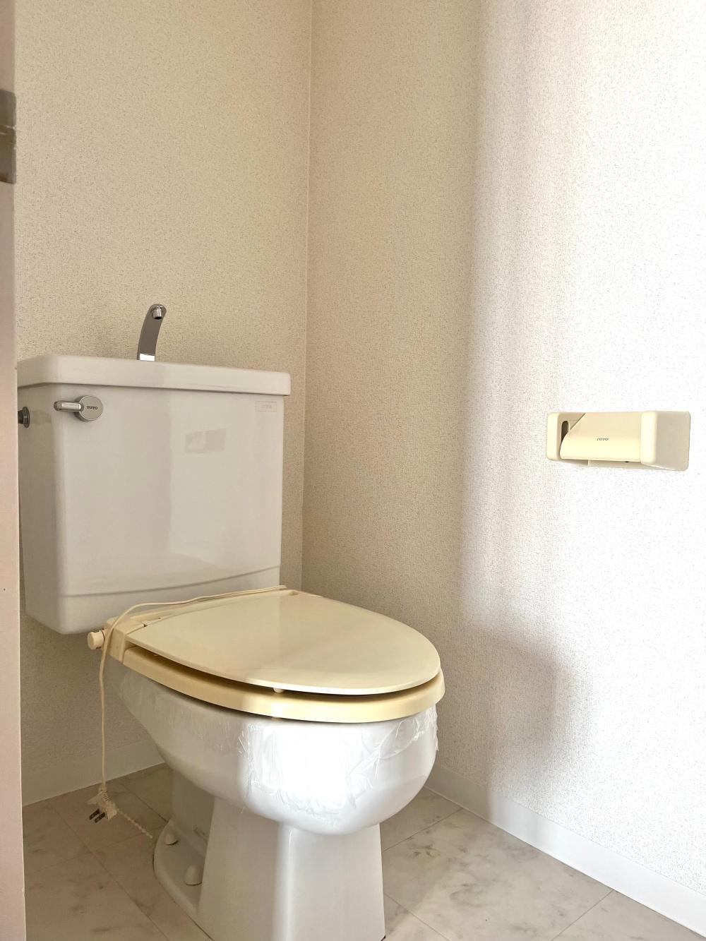 富田林市若松町西2丁目の賃貸物件/トイレは暖房便座