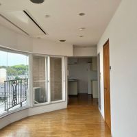 富田林市若松町西2丁目の賃貸物件/南を背にキッチン側を見る