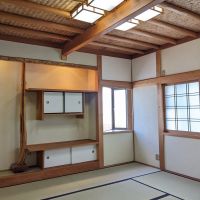 豊中市西緑丘１丁目の賃貸物件/【2階】6畳の和室。網代天井が魅力的です。