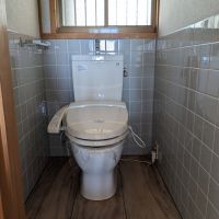 豊中市西緑丘１丁目の賃貸物件/【3階】トイレは2階と同じタイル。