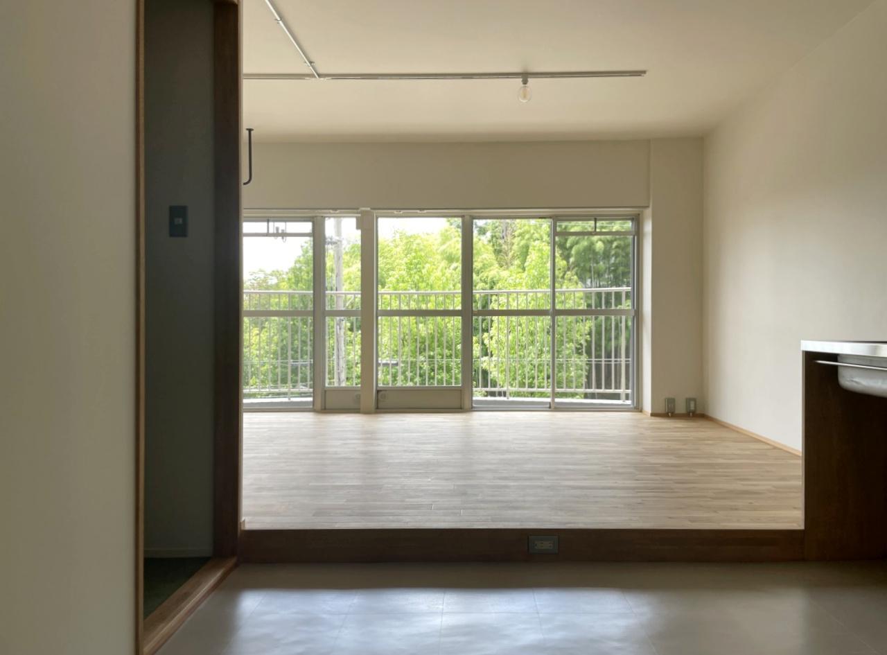 堺市南区原山台1丁2-1の売買物件/バルコニー奥に見える緑の景色と心地よい風で気分も晴れやか