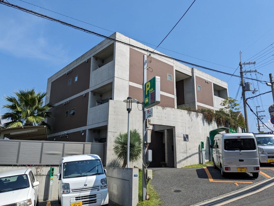 大阪府茨木市南春日丘4丁目の賃貸物件/建物外観。