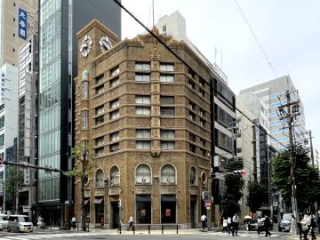 大阪市中央区平野町2丁目の賃貸物件/今なお時を刻むビルヂング