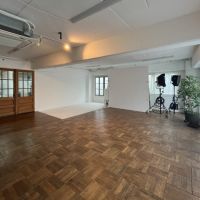 大阪市西区西本町３丁目の賃貸物件/チーク材の床と白い壁が心地よい空間。