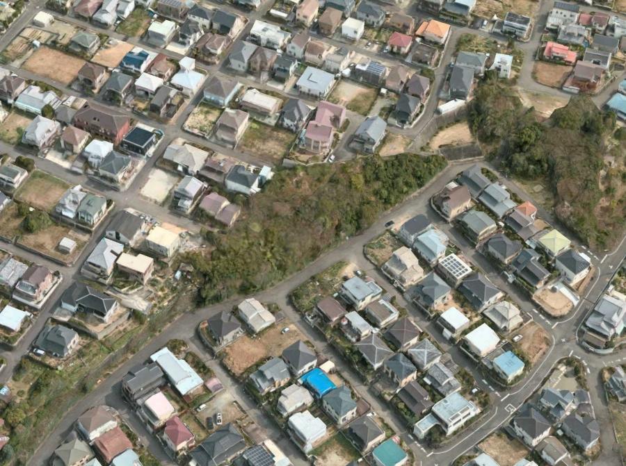 大阪府泉南郡岬町深日の売買物件/木々に包まれたポテンシャルある斜面地です。