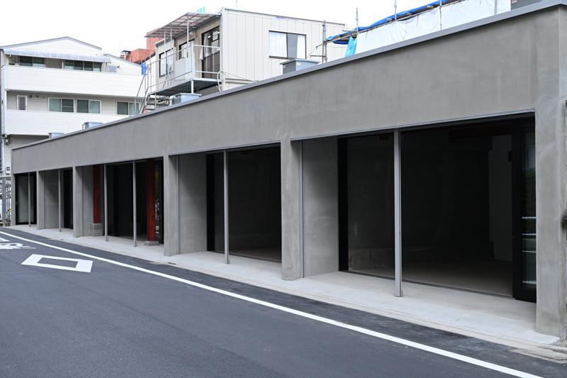 大阪府守口市本町の賃貸物件/ガレージを改修した店舗区画、小商いにおすすめの広さ。