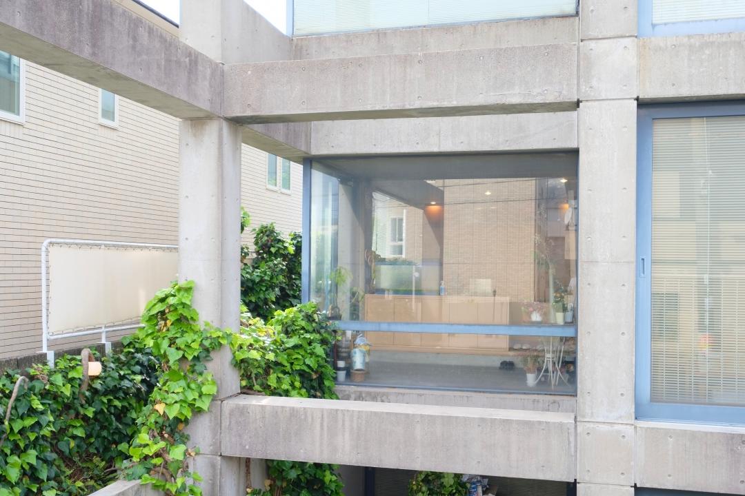 大阪市住吉区帝塚山中の売買物件/光を集めるエントランス