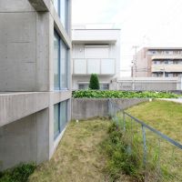 大阪市住吉区帝塚山中の売買物件/不思議な中庭の断面構成