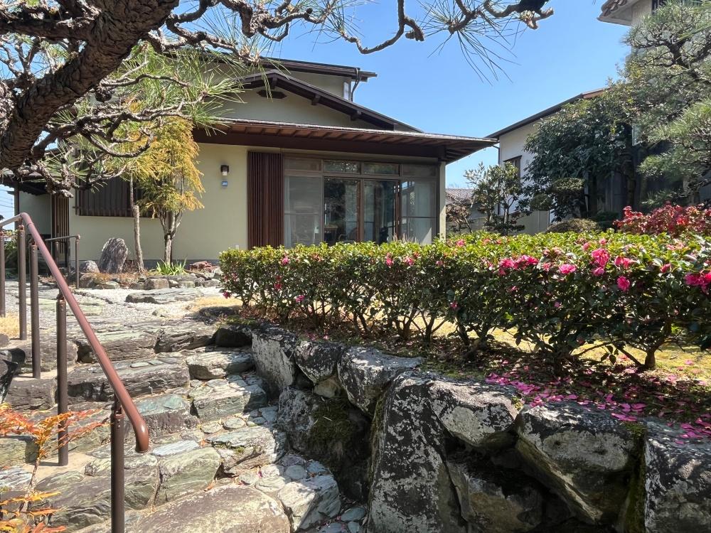 吹田市山田西３の売買物件/平屋のような外観に、どっしりとした風格を感じます