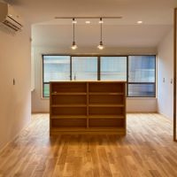 大阪市東淀川区菅原7の賃貸物件/2階のLDK。南側の大きな窓から明るい光が差し込みます。(102)