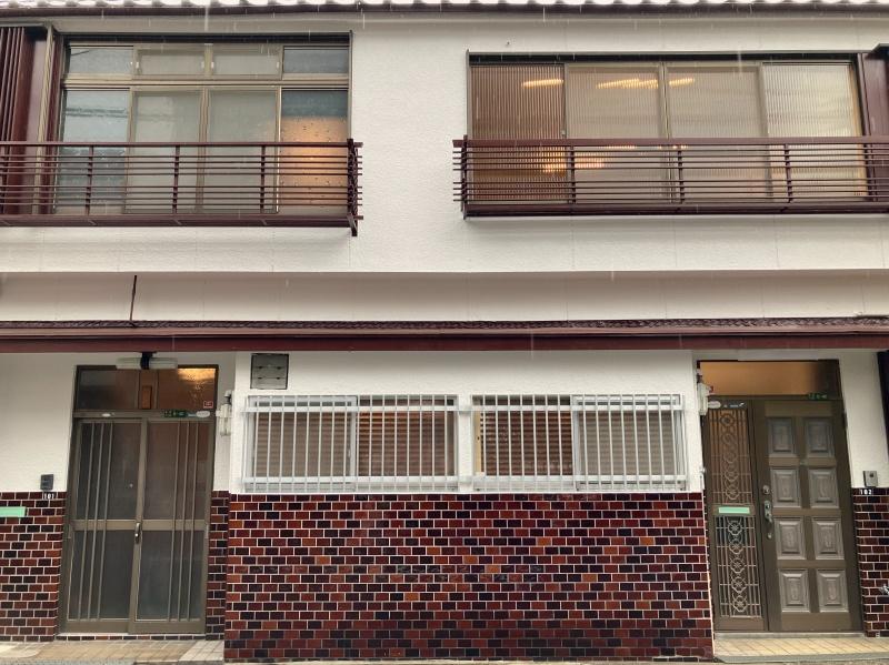 大阪市東淀川区菅原7の賃貸物件/隣り合った2軒、見た目もちょっぴり違います。
