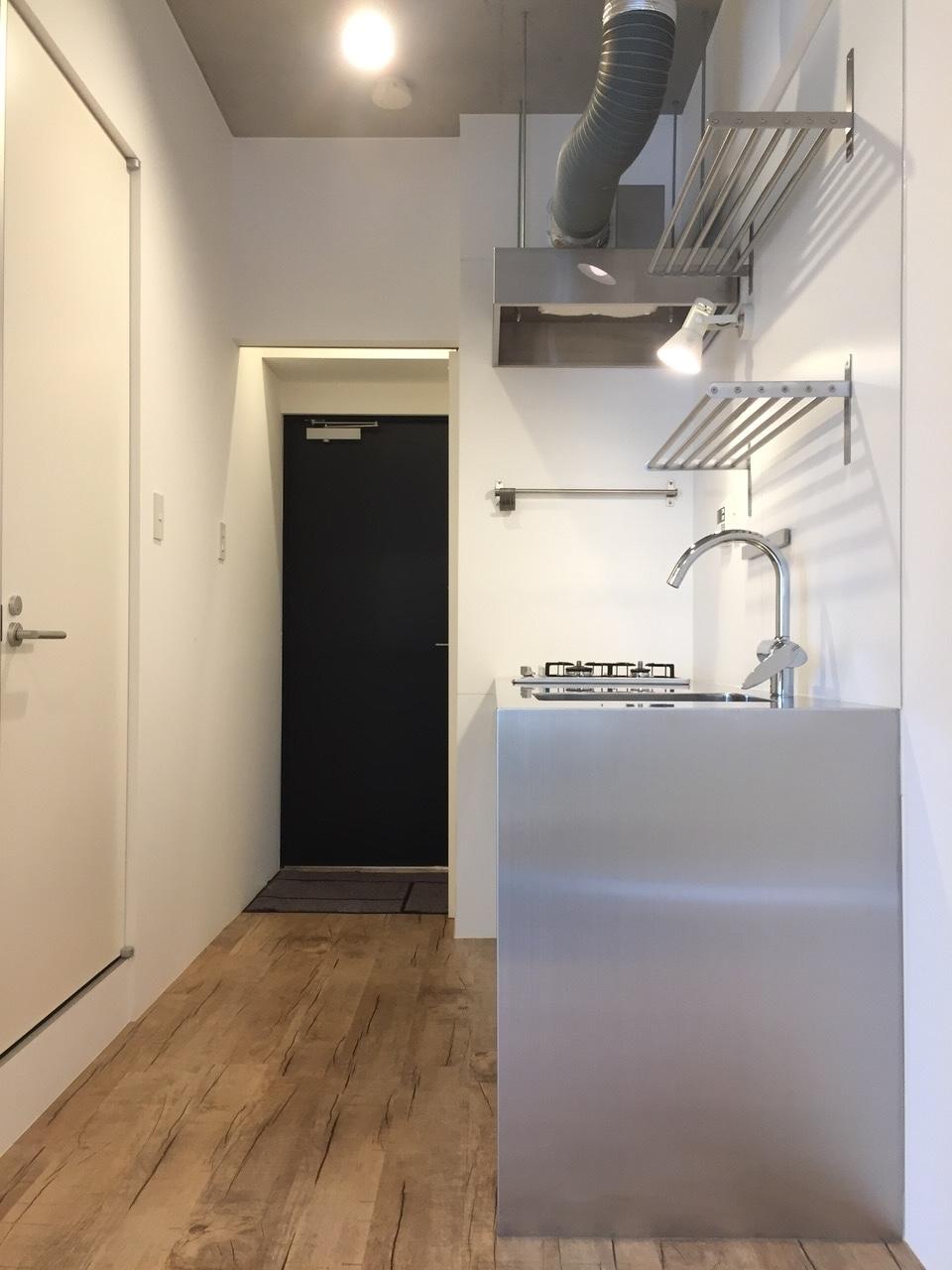 大阪府豊中市桜の町の賃貸物件/【403】ステンレスキッチン。＊前回募集時の写真です。