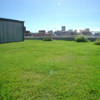 大阪市都島区都島中通の賃貸物件/緑化された共用屋上が使えます。