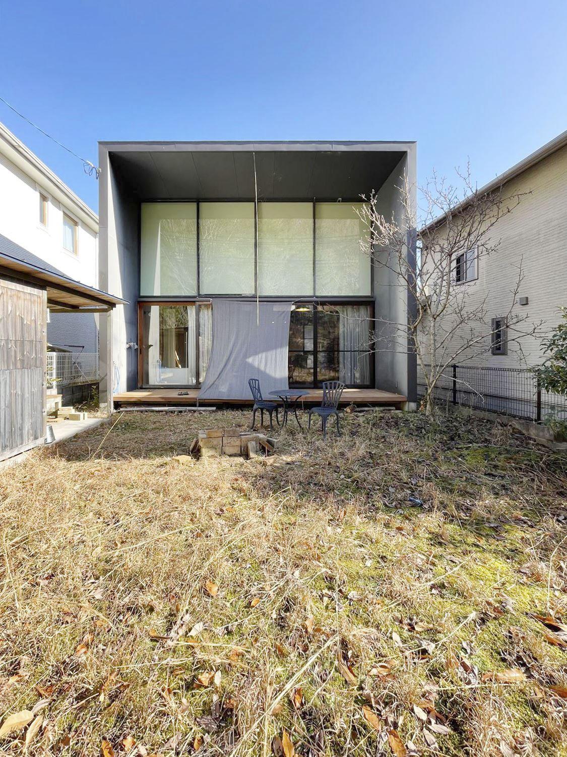 大阪府箕面森町北の賃貸物件/里山から振り返る外観。