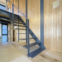 大阪府箕面森町北の賃貸物件/軽やかな階段は意外と丈夫。