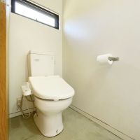 大阪府箕面森町北の賃貸物件/トイレにも窓がある。