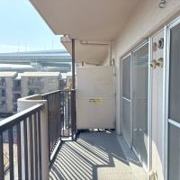 大阪市港区港晴の売買物件/バルコニーはコンパクトです。