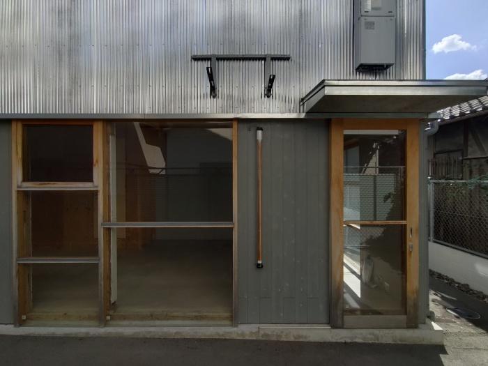 吹田市南吹田2丁目の賃貸物件/視認性あるエントランス。(H)