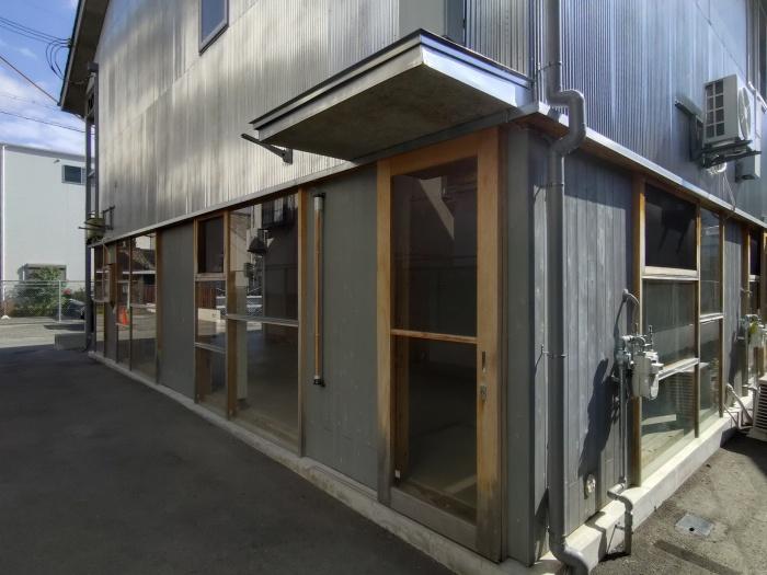 吹田市南吹田2丁目の賃貸物件/視認性あるエントランス。(H)