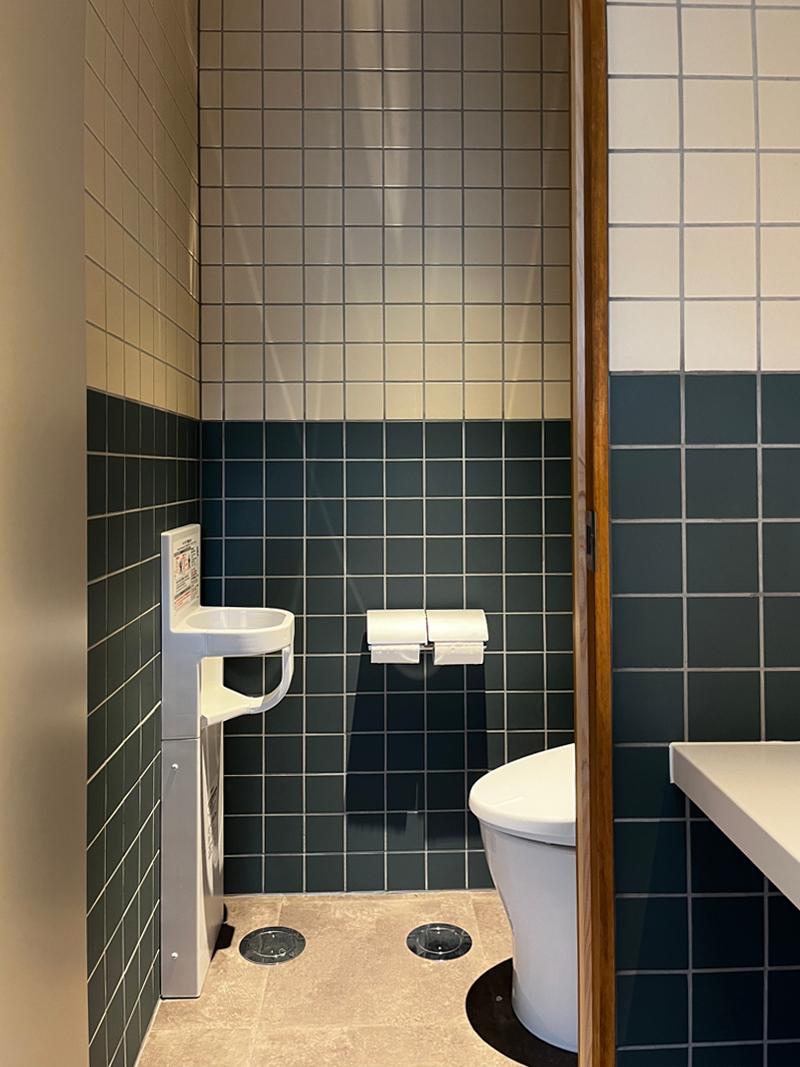 大阪府守口市本町の賃貸物件/共用のトイレ、他にも授乳室等の共用部も充実。
