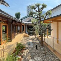 大阪府守口市本町の賃貸物件/元々問屋だった建物が複合商業施設として再生されました。