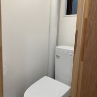 大阪府大阪市北区池田町の賃貸物件/トイレには窓。