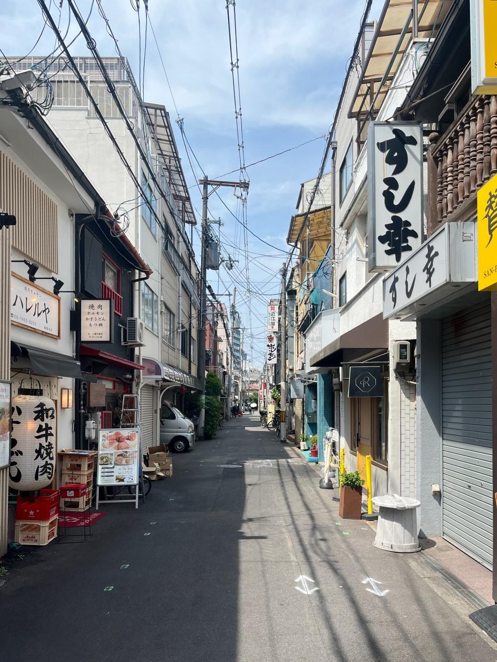 大阪市天王寺区舟橋町の賃貸物件/物件に続く道。いい匂い。