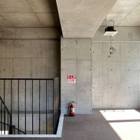 大阪府大阪市中央区南久宝寺町１丁目の賃貸物件/螺旋階段を囲んで、L字型になっています。