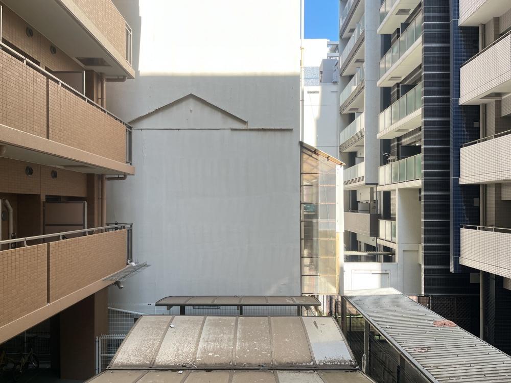 大阪府大阪市中央区南久宝寺町１丁目の賃貸物件/開口はマンション側です。