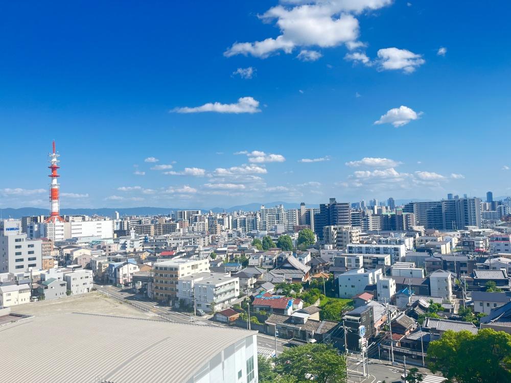 大阪府吹田市西御旅町の売買物件/リビング側からの眺望。