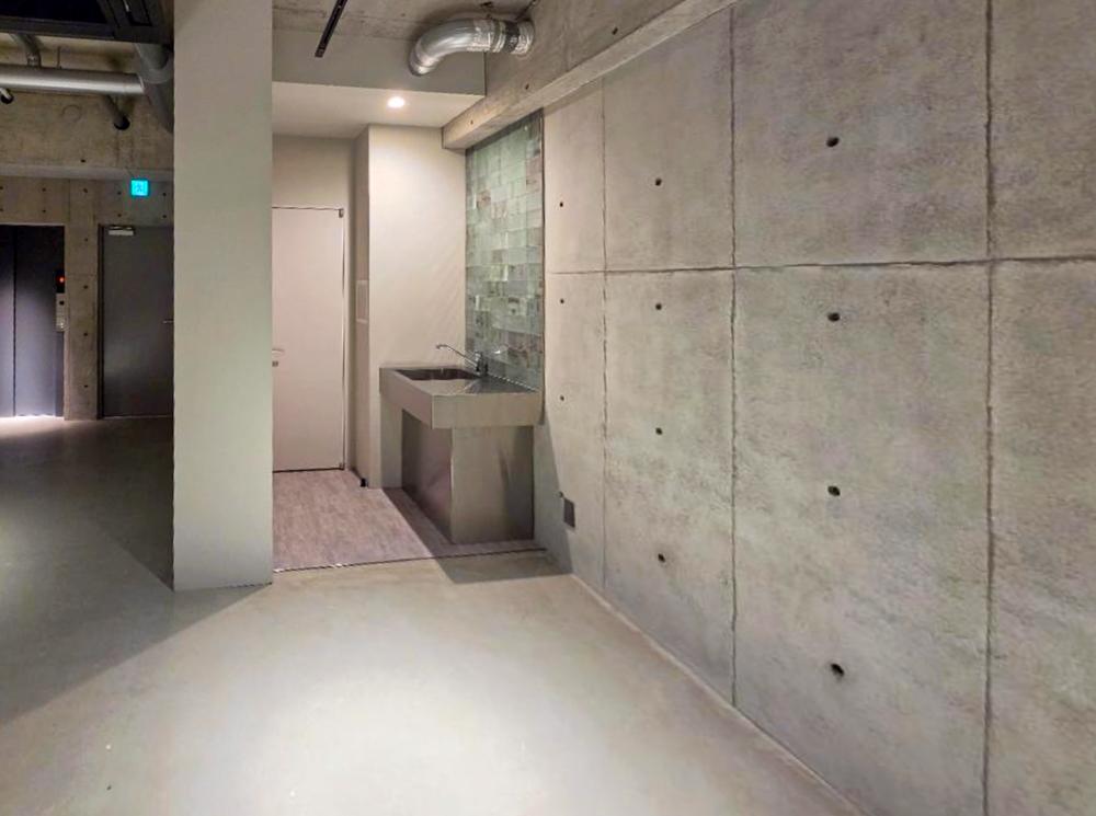 大阪市西区北堀江1丁目の賃貸物件/ミニキッチンとトイレもついています。