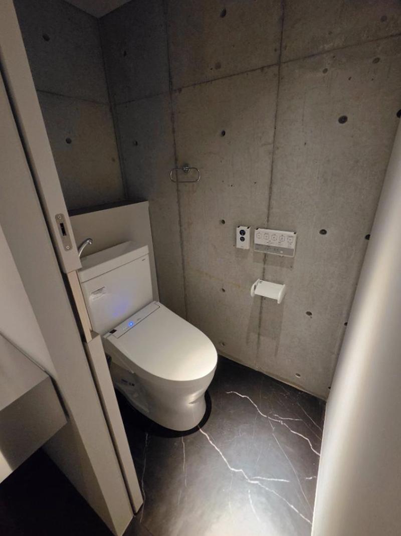 大阪市中央区谷町6丁目の賃貸物件/トイレ