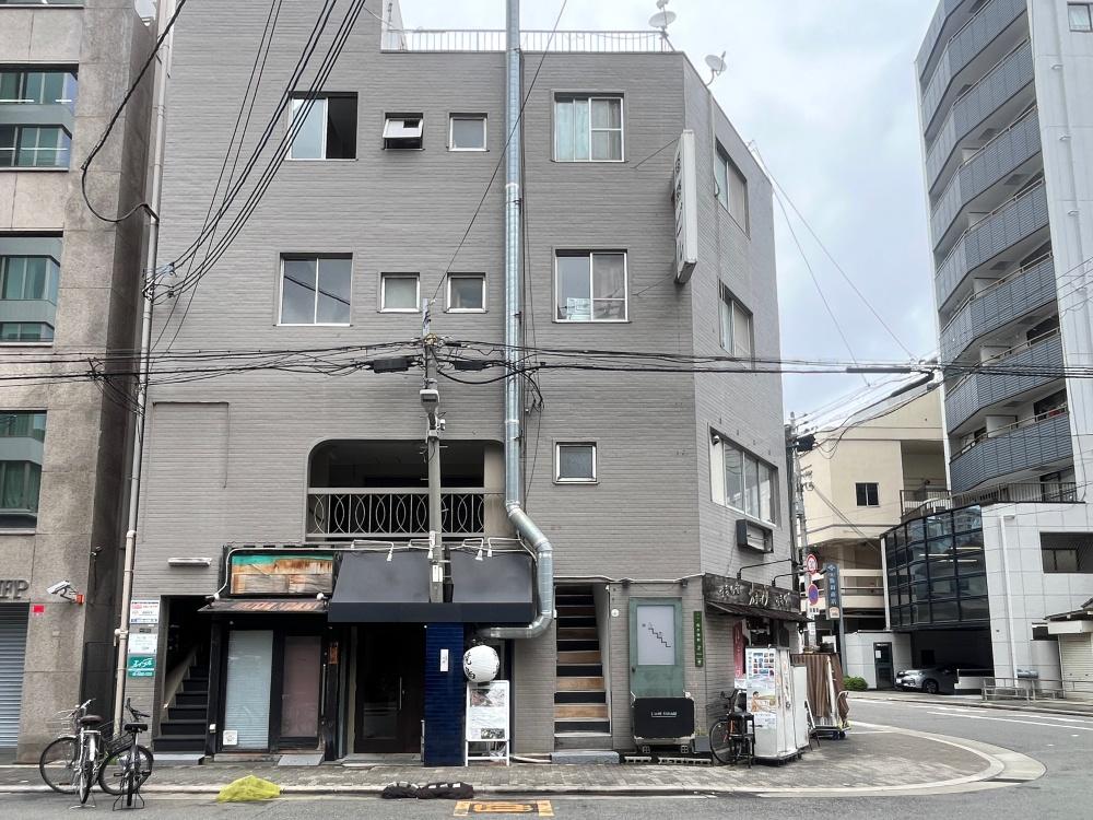 大阪市北区松ケ枝町の賃貸物件/ビルには、おでん・焼き鳥屋なども。