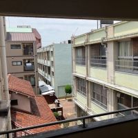 大阪市住之江区住之江１丁目の賃貸物件/裏には小学校。階段からちらり。