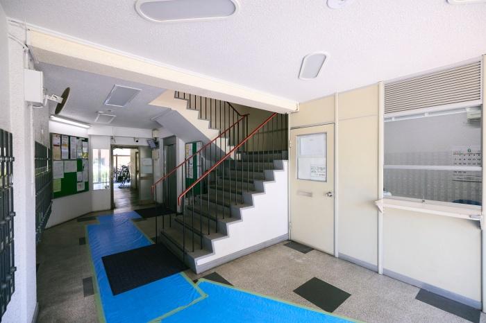 大阪市淀川区塚本2丁目の賃貸物件/共用部。もちろんエレベーターも備わっています。