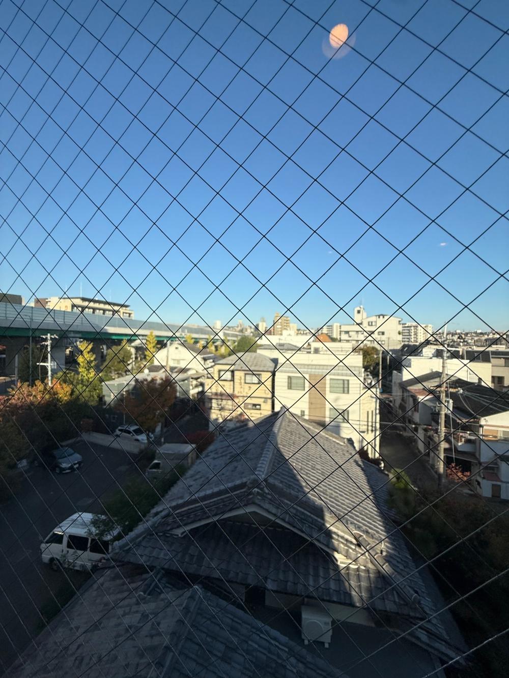 大阪府豊中市桜の町の賃貸物件/【403】東側窓からの眺望。