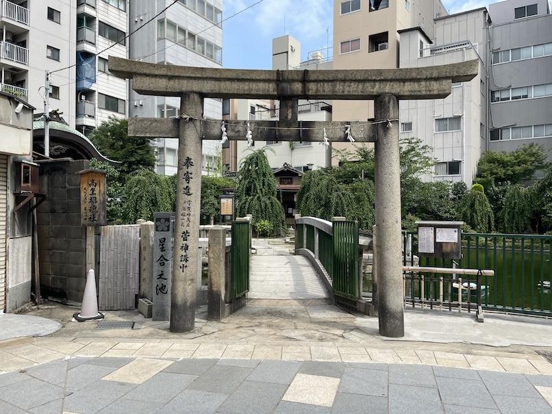 大阪市北区東天満１丁目の賃貸物件/近くには「高座招魂社」も。「何か面白いお店はないかな」と歩きながら、新しい発見を楽しむ人も多い場所です。