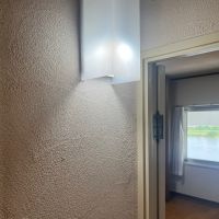 大阪市北区本庄東三丁目の売買物件/購入当時の売主がどうしても取り入れたかった漆喰壁。大事に住まれてきたのが伝わります。