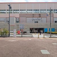 大阪府豊中市岡町北の売買物件/岡町駅にはドラッグストアや100円ショップも入ってます。