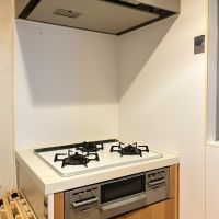 大阪市港区磯路2の賃貸物件/キッチン。向かいに流し台も。